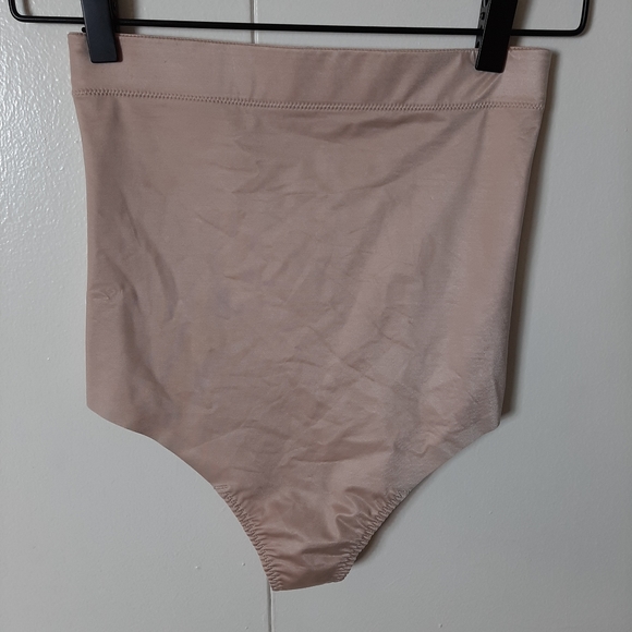 Spanx suit your fancy high waisted thong - Picture 2 of 8